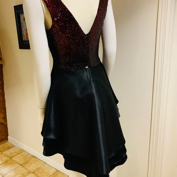 Brand New Black dress w Sequinned Red Top Size M - Picture 7 of 12